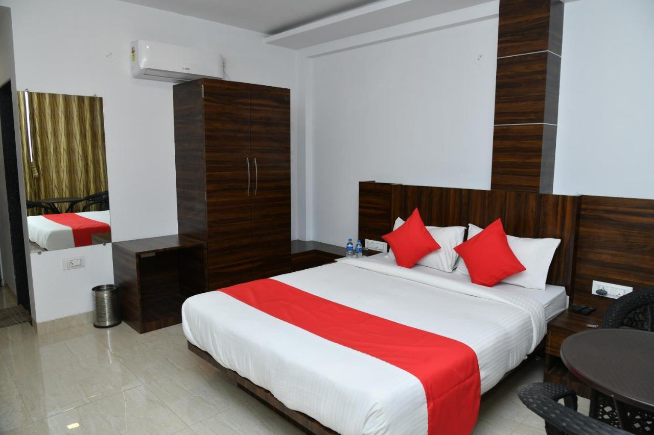 Royal Orbit Hotel Панчгани Екстериор снимка